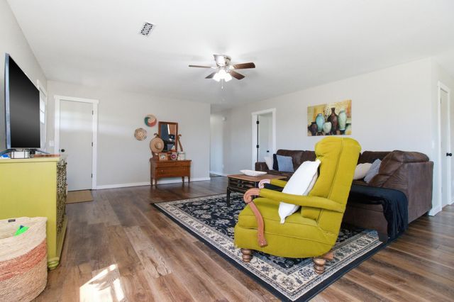 10068 County Road 8490, West Plains, MO 65775