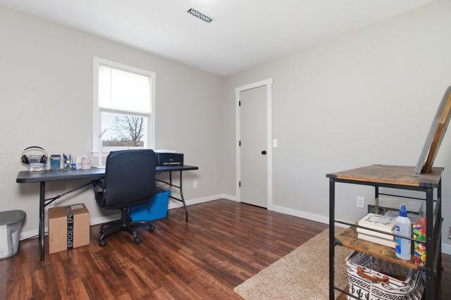 10068 County Road 8490, West Plains, MO 65775