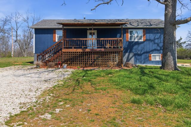 10068 County Road 8490, West Plains, MO 65775