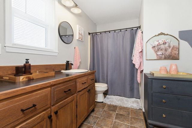 10068 County Road 8490, West Plains, MO 65775