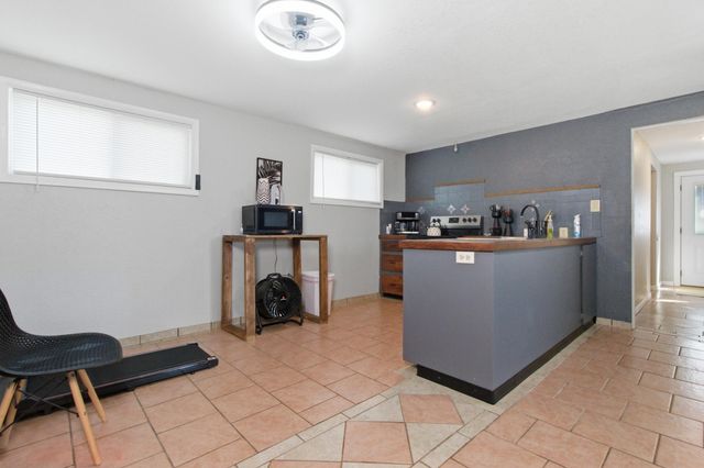 10068 County Road 8490, West Plains, MO 65775