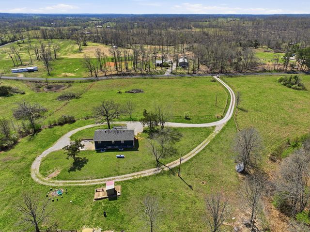 10068 County Road 8490, West Plains, MO 65775