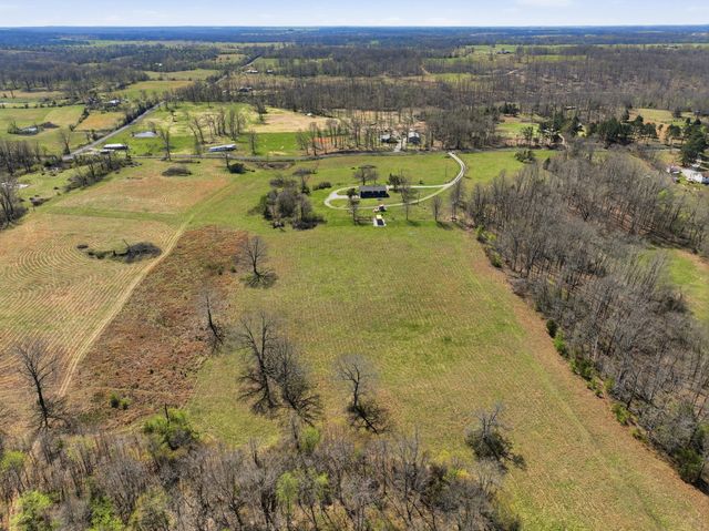 10068 County Road 8490, West Plains, MO 65775