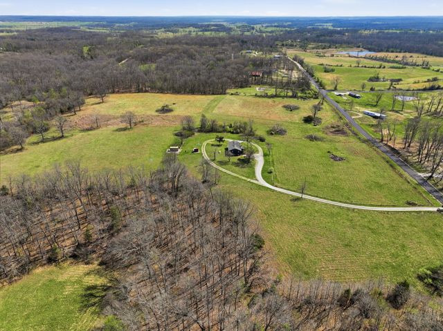 10068 County Road 8490, West Plains, MO 65775