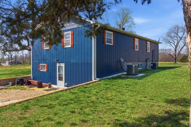 10068 County Road 8490, West Plains, MO 65775