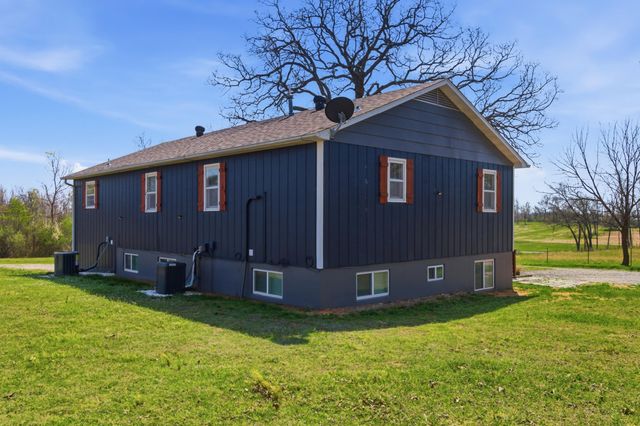 10068 County Road 8490, West Plains, MO 65775