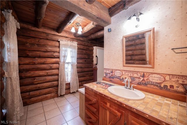 17917 Ellsworth Road, Lake Milton, OH 44429