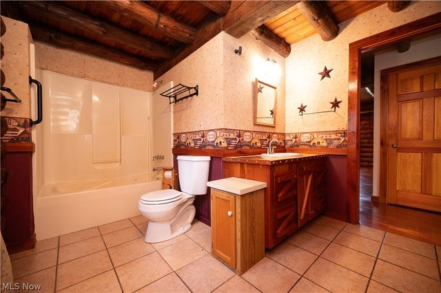 17917 Ellsworth Road, Lake Milton, OH 44429