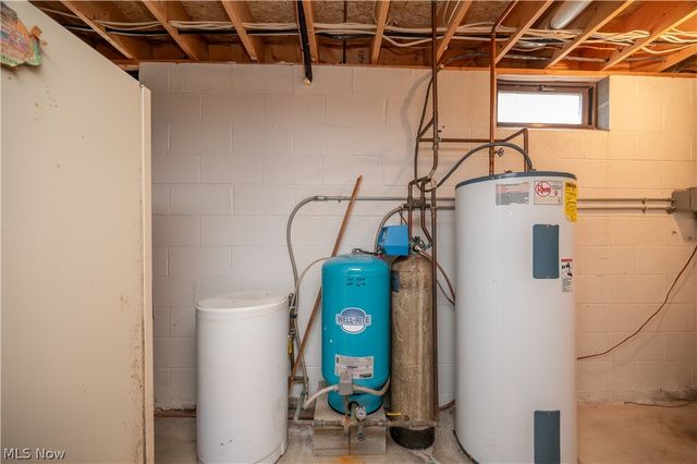 17917 Ellsworth Road, Lake Milton, OH 44429