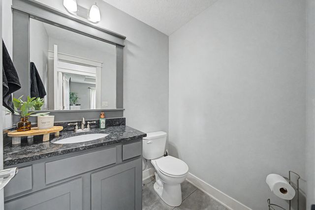 517 Shiloh Rose Parkway NW, Bondurant, IA 50035