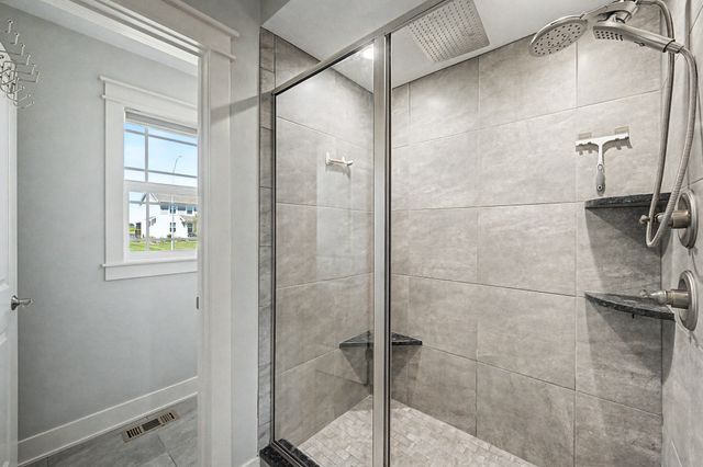 517 Shiloh Rose Parkway NW, Bondurant, IA 50035