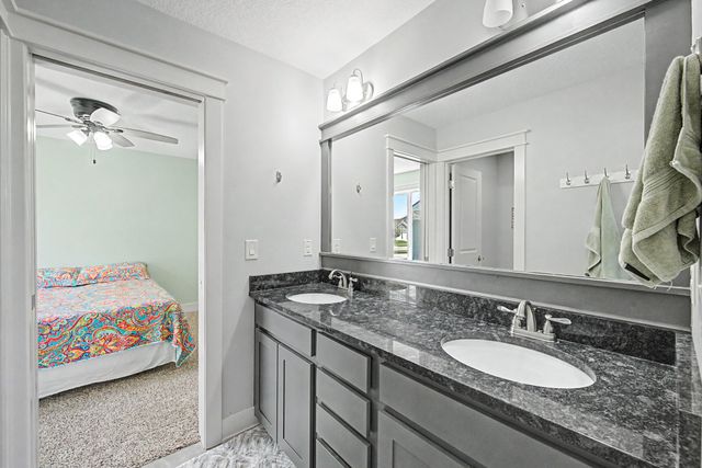 517 Shiloh Rose Parkway NW, Bondurant, IA 50035