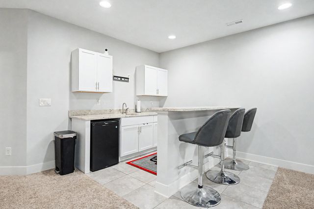 517 Shiloh Rose Parkway NW, Bondurant, IA 50035