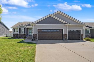 517 Shiloh Rose Parkway NW, Bondurant, IA 50035
