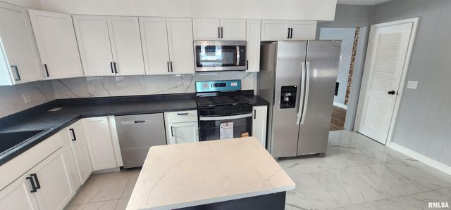 6848 Lake Service Road, Rochester, IL 62563