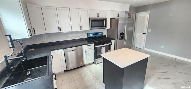 6848 Lake Service Road, Rochester, IL 62563