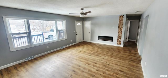 6848 Lake Service Road, Rochester, IL 62563