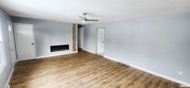 6848 Lake Service Road, Rochester, IL 62563