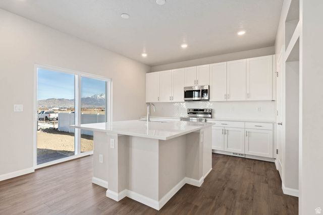 37 E BROADWAY DR, Saratoga Springs, UT 84045