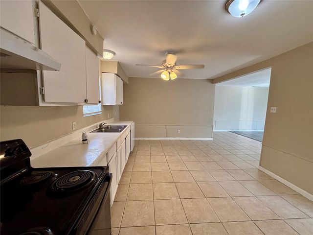 5610 Drakestone Bl, Houston, TX 77053