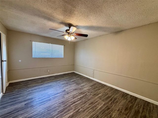 5610 Drakestone Bl, Houston, TX 77053