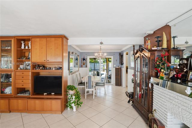 1441 NE 42nd St, Oakland Park, FL 33334