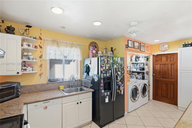 1441 NE 42nd St, Oakland Park, FL 33334