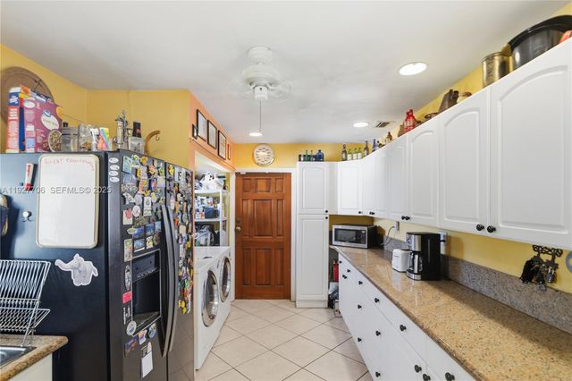 1441 NE 42nd St, Oakland Park, FL 33334