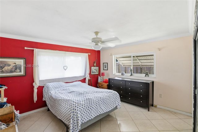 1441 NE 42nd St, Oakland Park, FL 33334