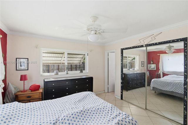 1441 NE 42nd St, Oakland Park, FL 33334