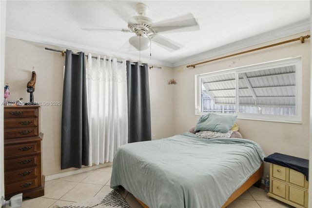 1441 NE 42nd St, Oakland Park, FL 33334