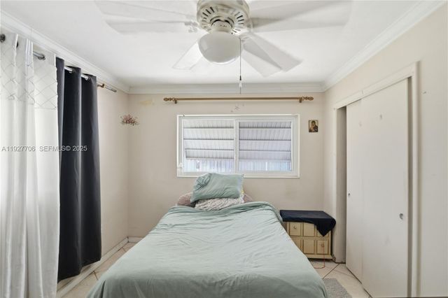 1441 NE 42nd St, Oakland Park, FL 33334