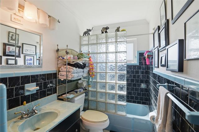 1441 NE 42nd St, Oakland Park, FL 33334