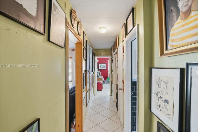 1441 NE 42nd St, Oakland Park, FL 33334