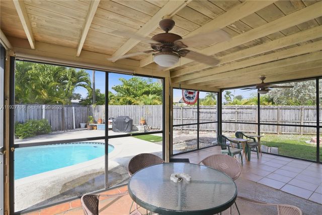 1441 NE 42nd St, Oakland Park, FL 33334