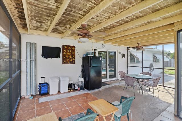 1441 NE 42nd St, Oakland Park, FL 33334