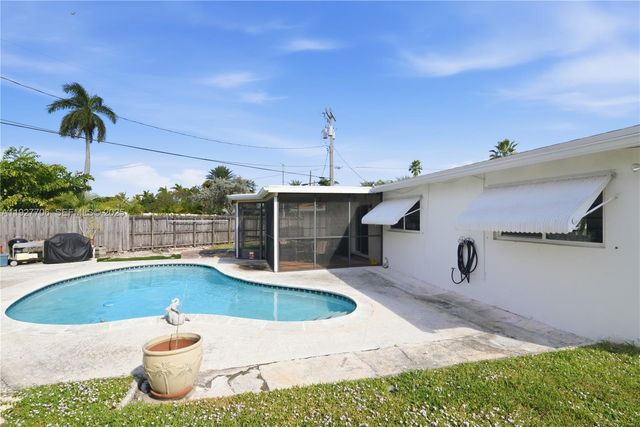 1441 NE 42nd St, Oakland Park, FL 33334