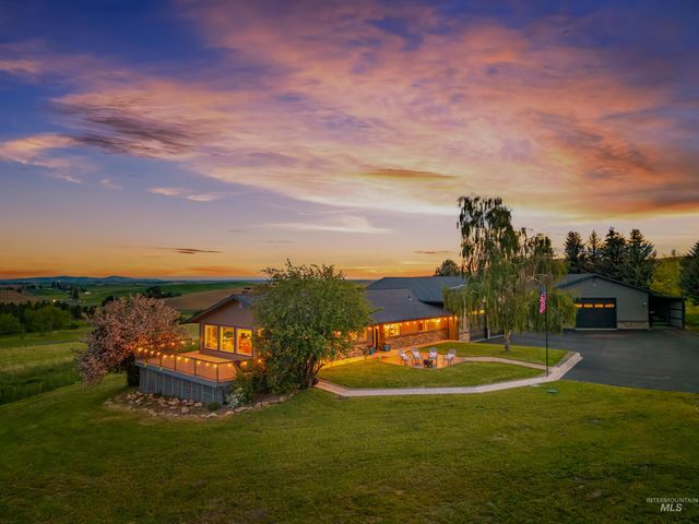 1019 Nearing Road, Moscow, ID 83843