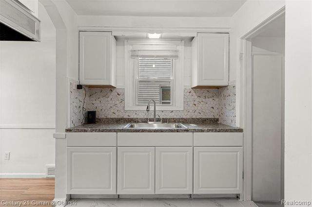 19735 Annott Street, Detroit, MI 48205