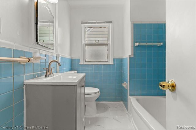 19735 Annott Street, Detroit, MI 48205