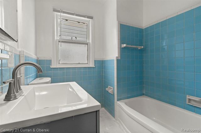 19735 Annott Street, Detroit, MI 48205