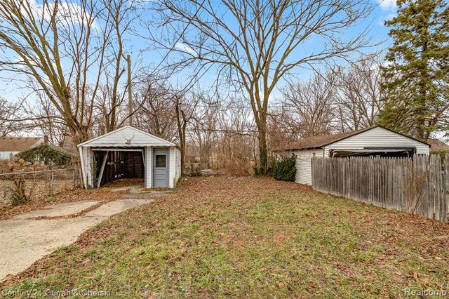 19735 Annott Street, Detroit, MI 48205