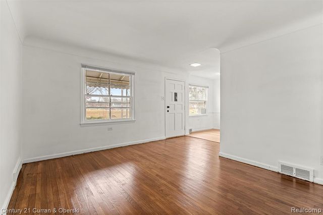 19735 Annott Street, Detroit, MI 48205