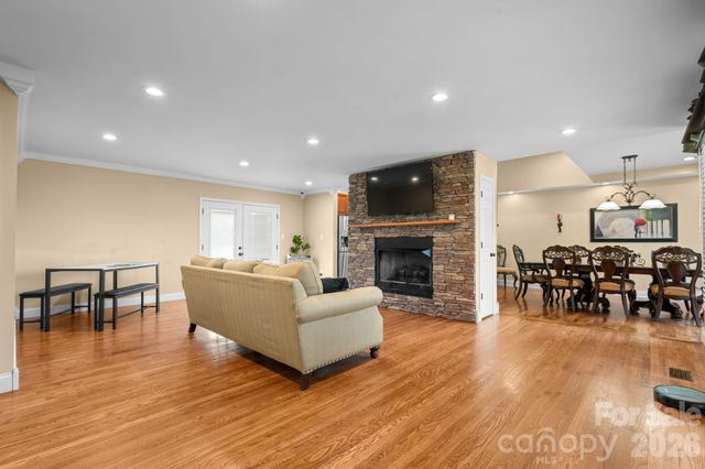 1315 Pear Drive, Conover, NC 28613