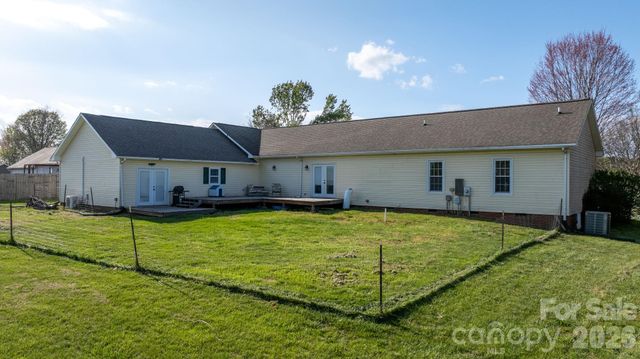 1315 Pear Drive, Conover, NC 28613