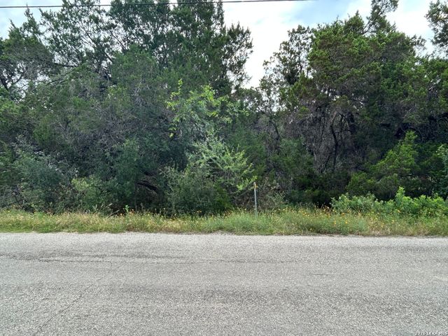 152 N SCENIC LOOP, Canyon Lake, TX 78133