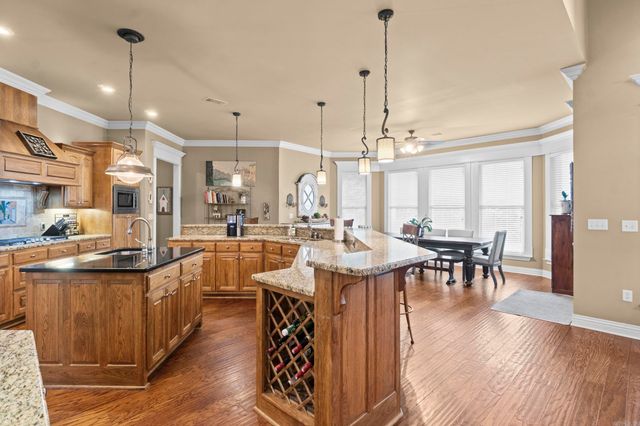216 Seminole Lane, Maumelle, AR 72113