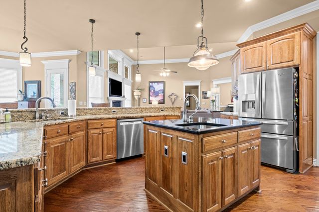 216 Seminole Lane, Maumelle, AR 72113