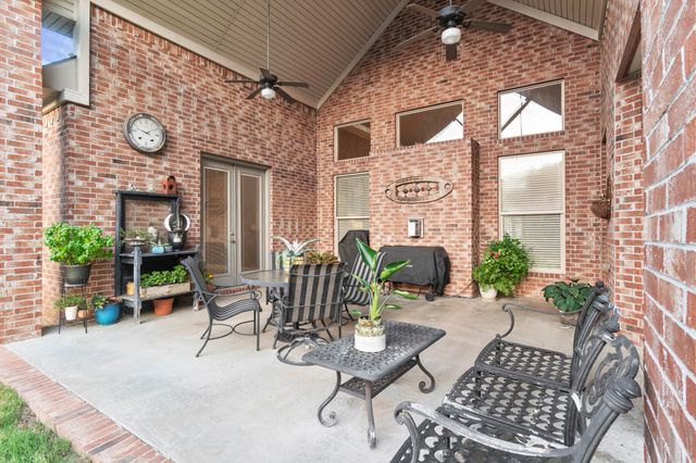 216 Seminole Lane, Maumelle, AR 72113