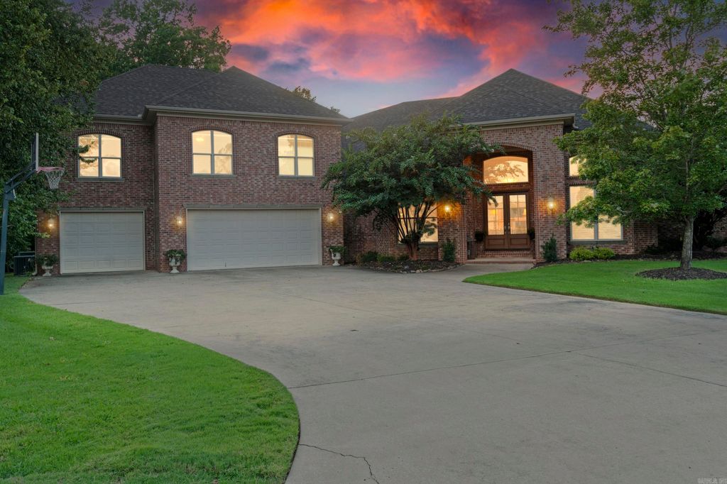 216 Seminole Lane, Maumelle, AR 72113